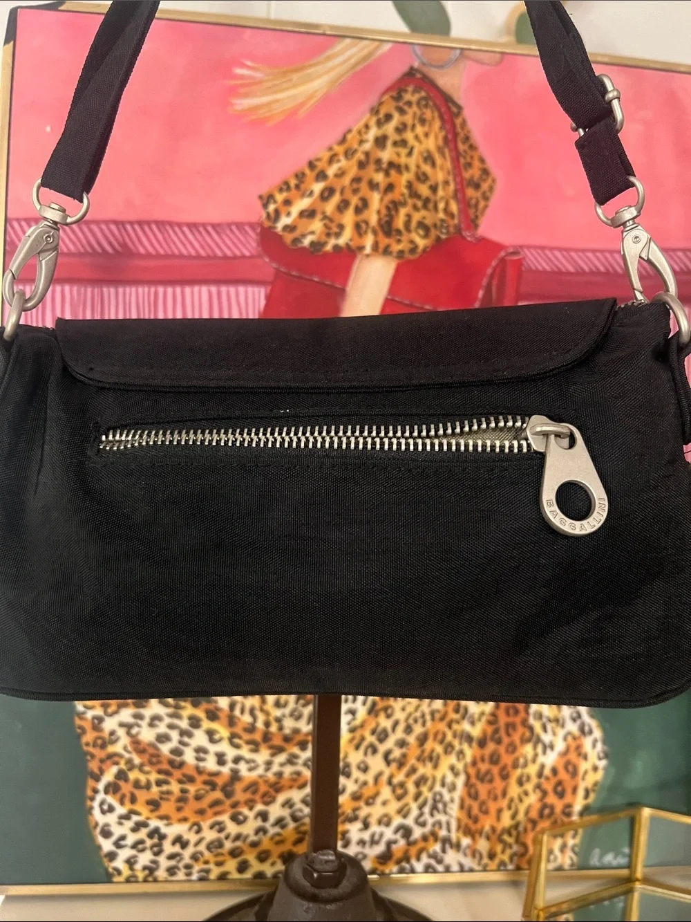 Baggallini Black Shoulder Bag with Silver Turn-Lock - Picture 5 of 10
